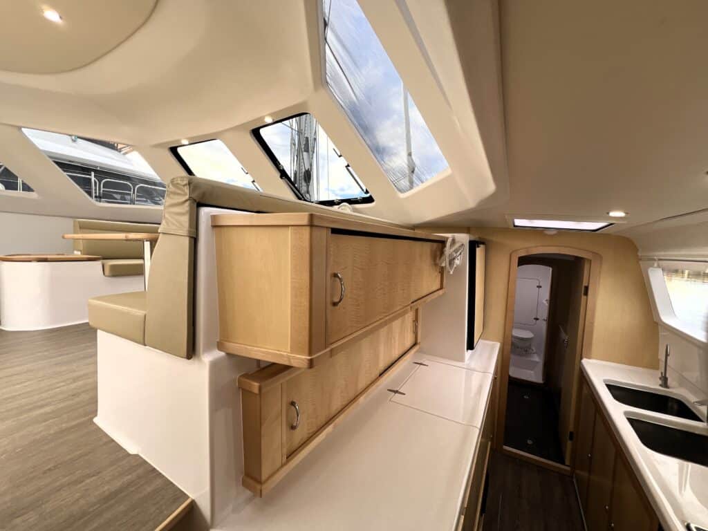 Seawind 1160 deluxe-galley