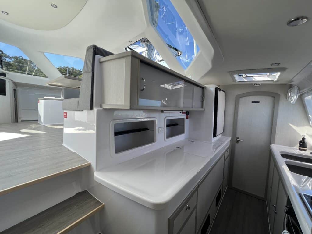 SW1160 Zeiler galley-2