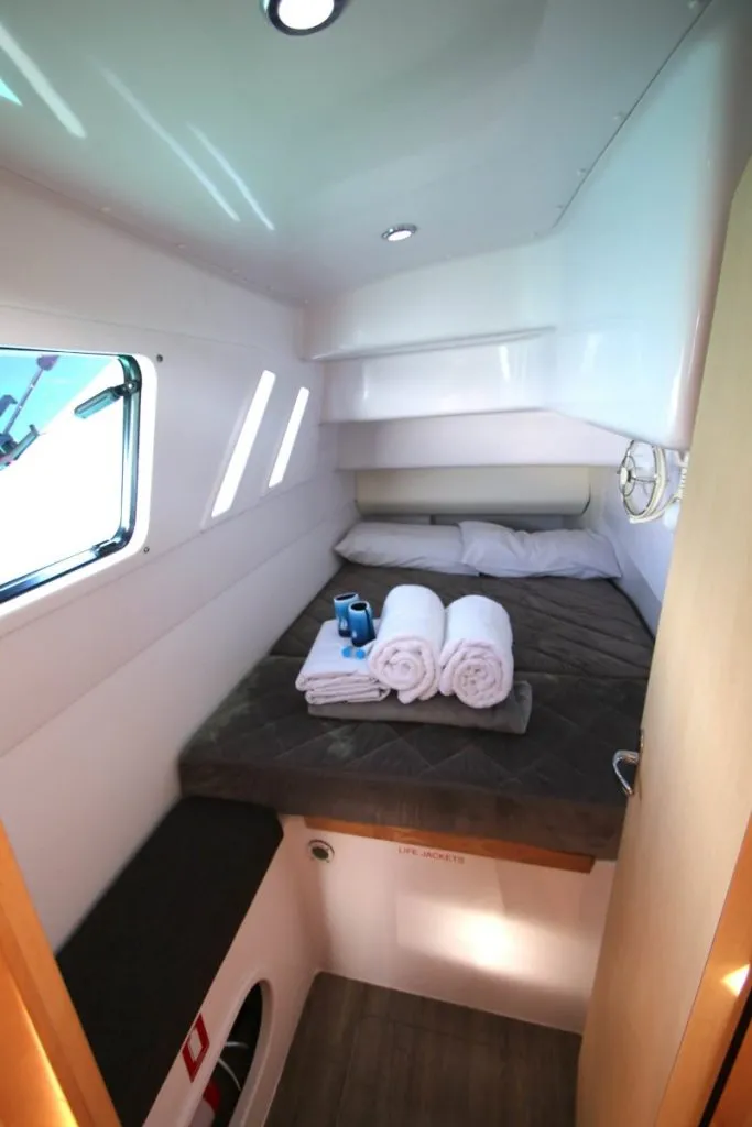 Seawind 1260-BAREFOOT MAGIC-11