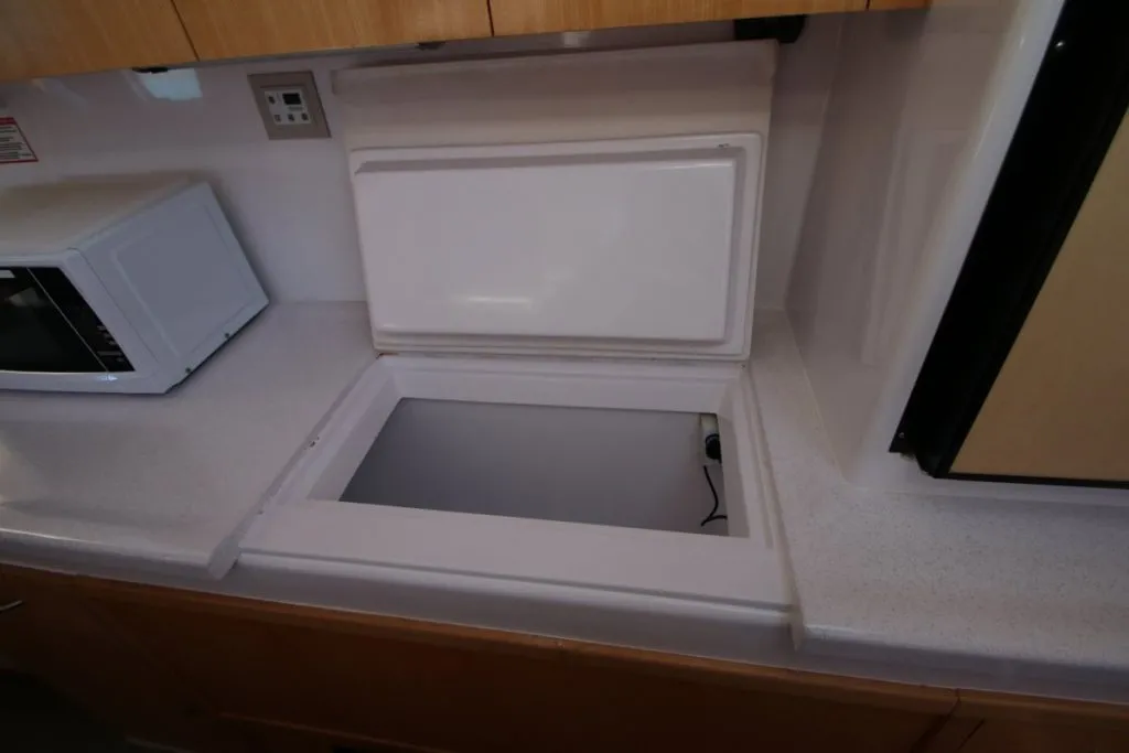 Seawind 1260-BAREFOOT MAGIC-15