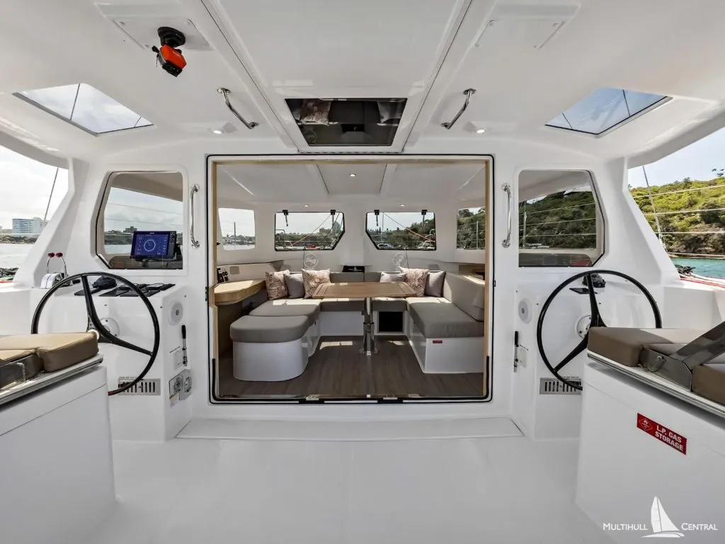 Seawind-1170-interior