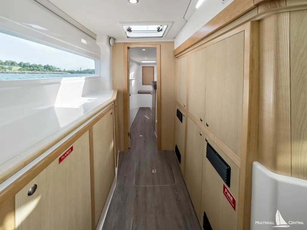 Seawind-1170-3-inside-view