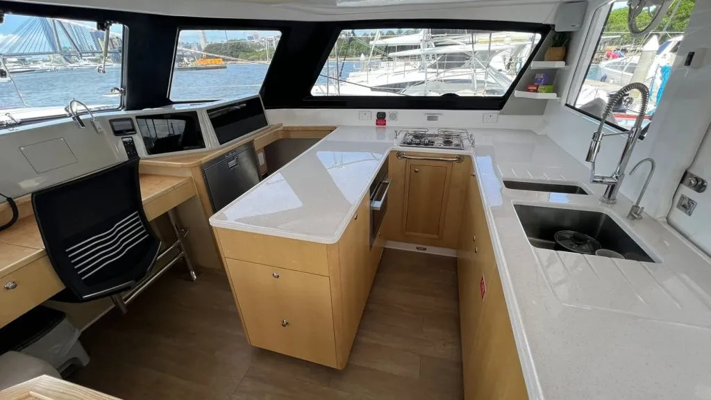 Seawind 1370 Danielle Galley Up