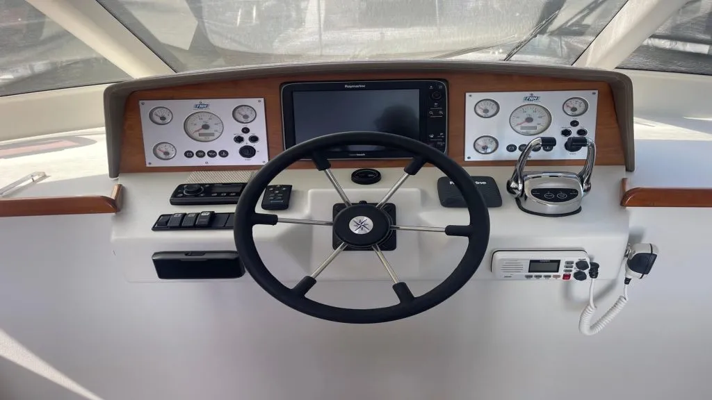 B641 Helm Station 2